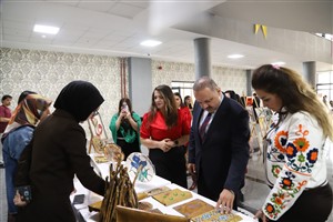 ASÜ’de Anadolu’nun Renkleri, Cumhuriyetin İzleri sergisi açıldı